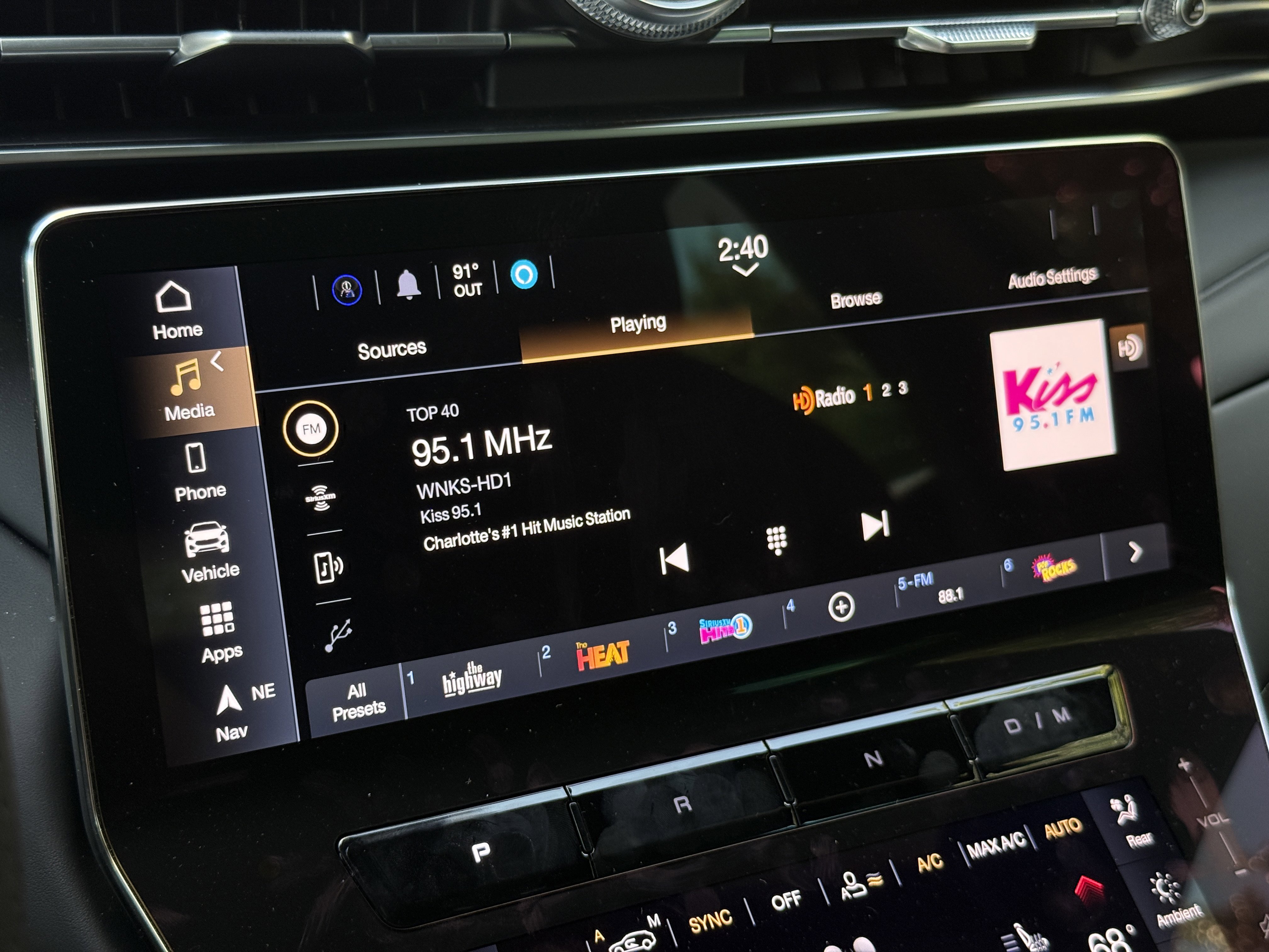 Certified 2025 Maserati Grecale Modena image 19