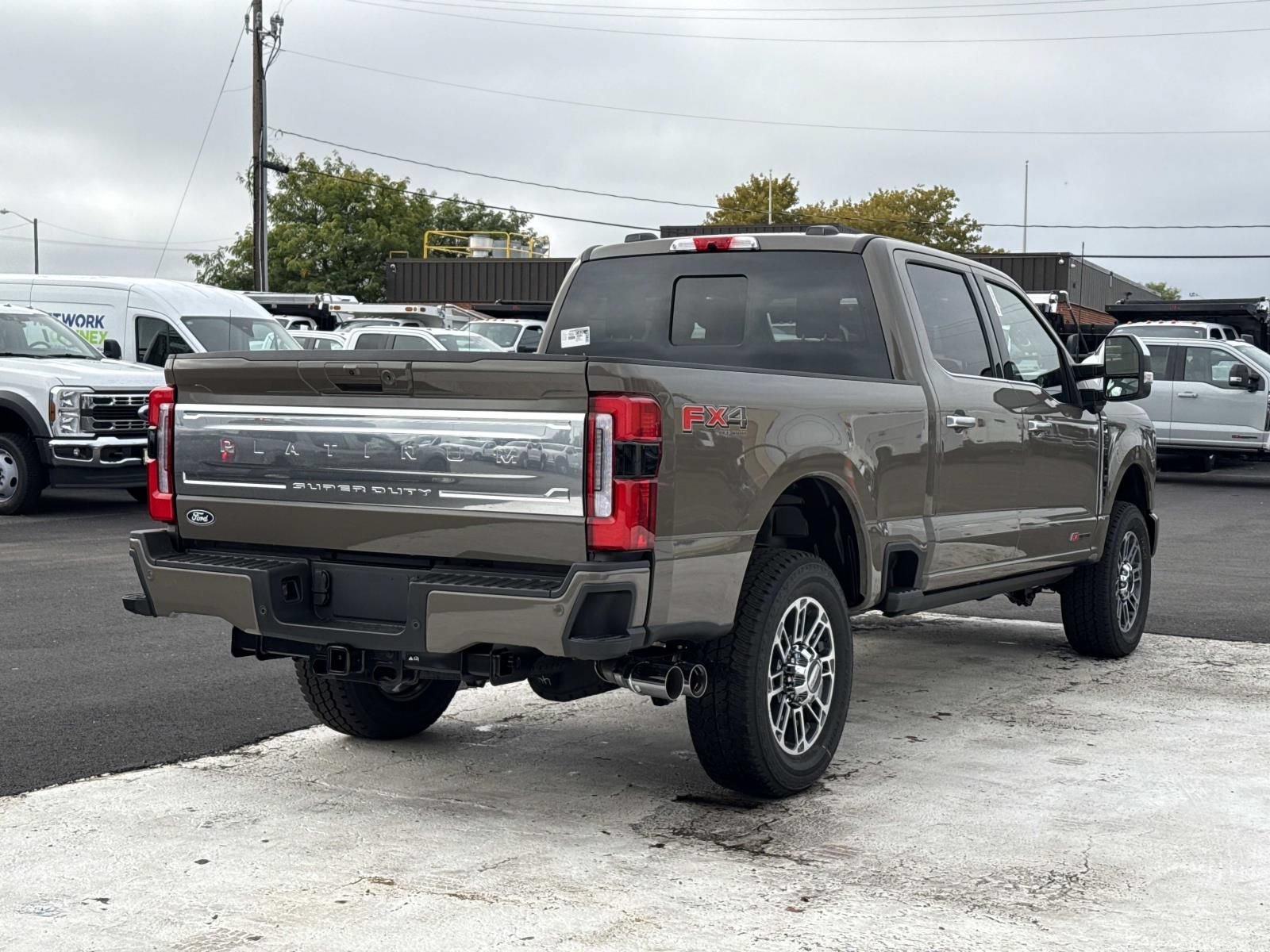 New 2027 Ford F250 Platinum w/ Platinum Plus Package AWD/4WD image 3