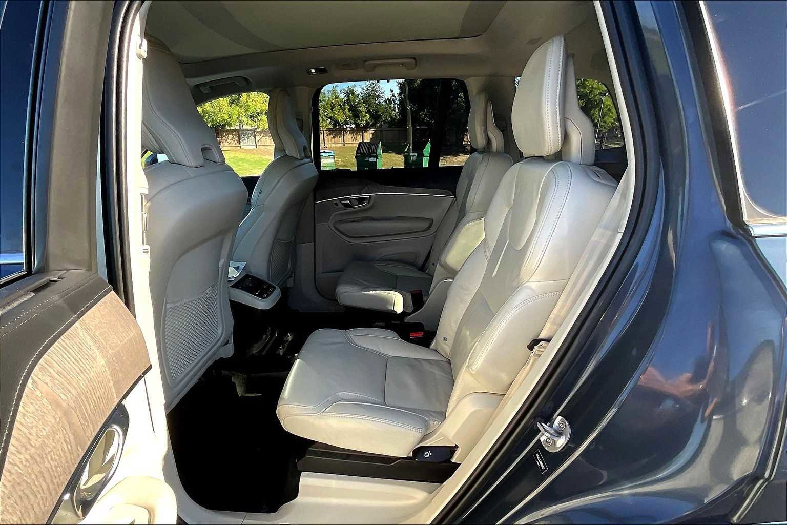 Used 2022 Volvo XC90 T6 Inscription w/ Advanced Package image 29