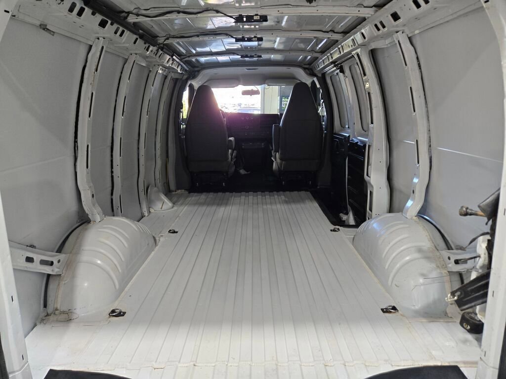 Used 2019 Chevrolet Express 3500 w/ Driver Convenience Package image 20