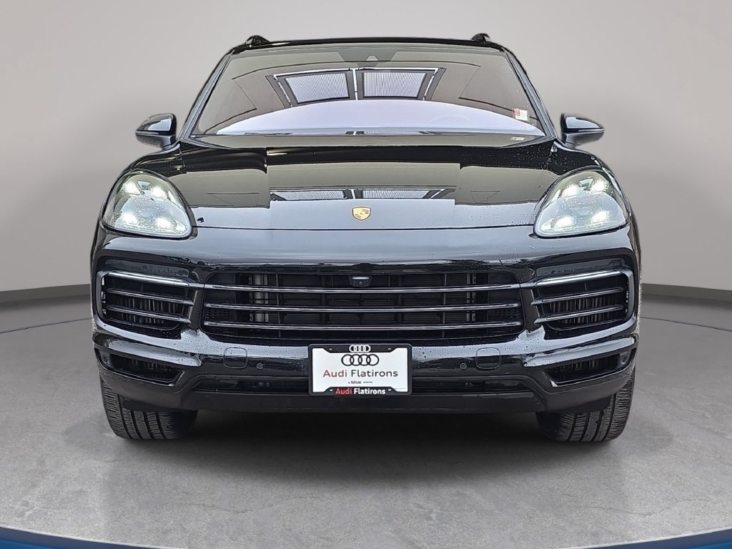 Used 2023 Porsche Cayenne Platinum Edition AWD/4WD image 3