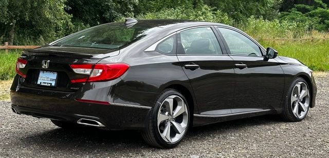 Used 2018 Honda Accord Touring image 9