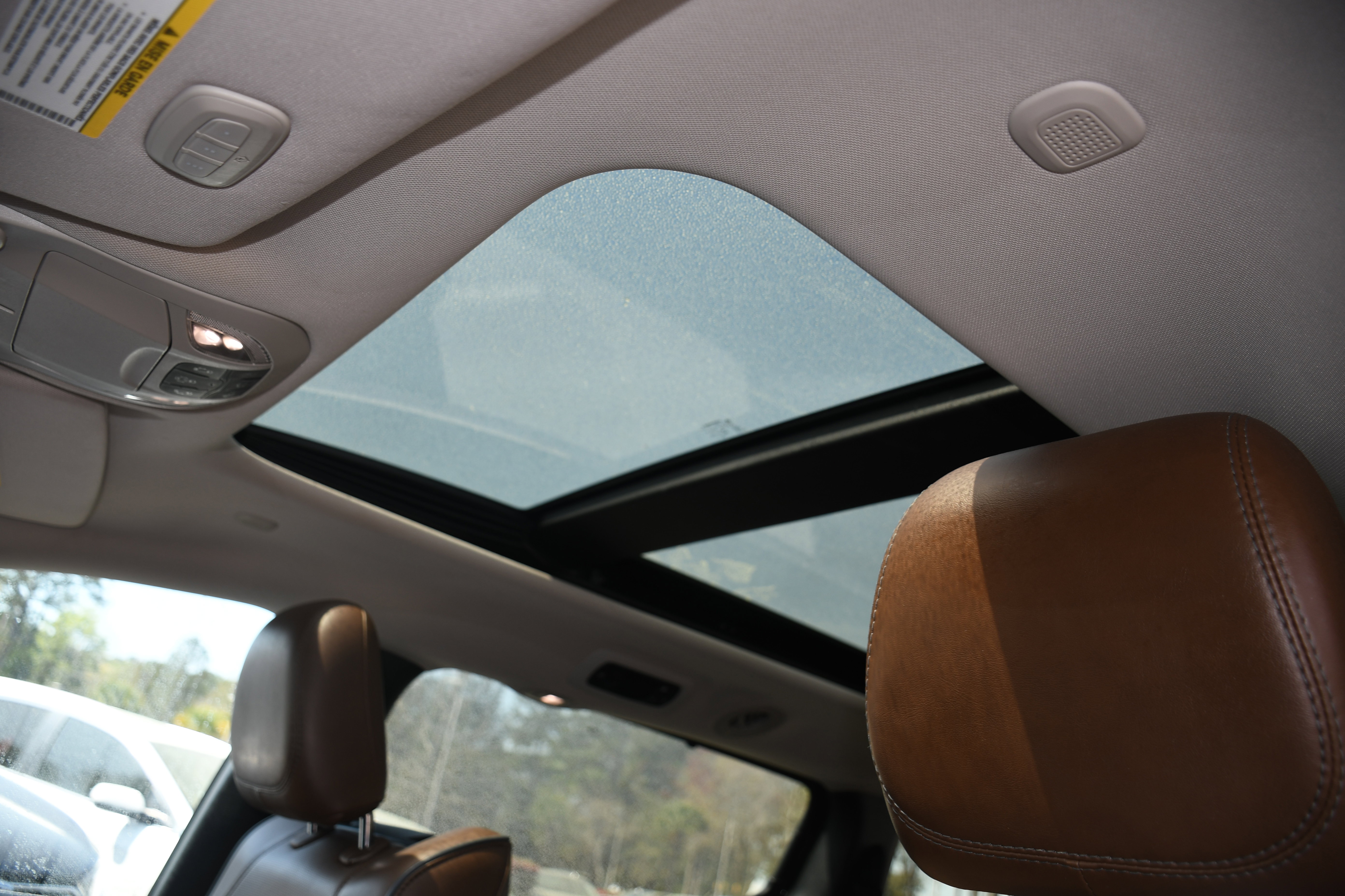 Used 2017 Chrysler Pacifica Limited w/ UConnect Theater Package image 7