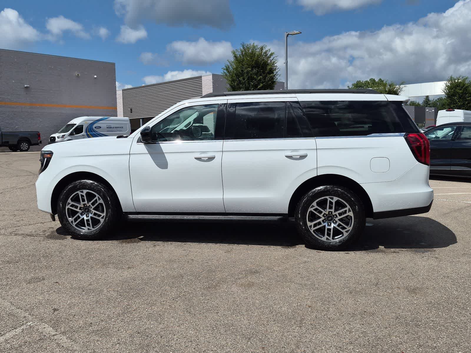 New 2026 Ford Expedition Active AWD/4WD image 5