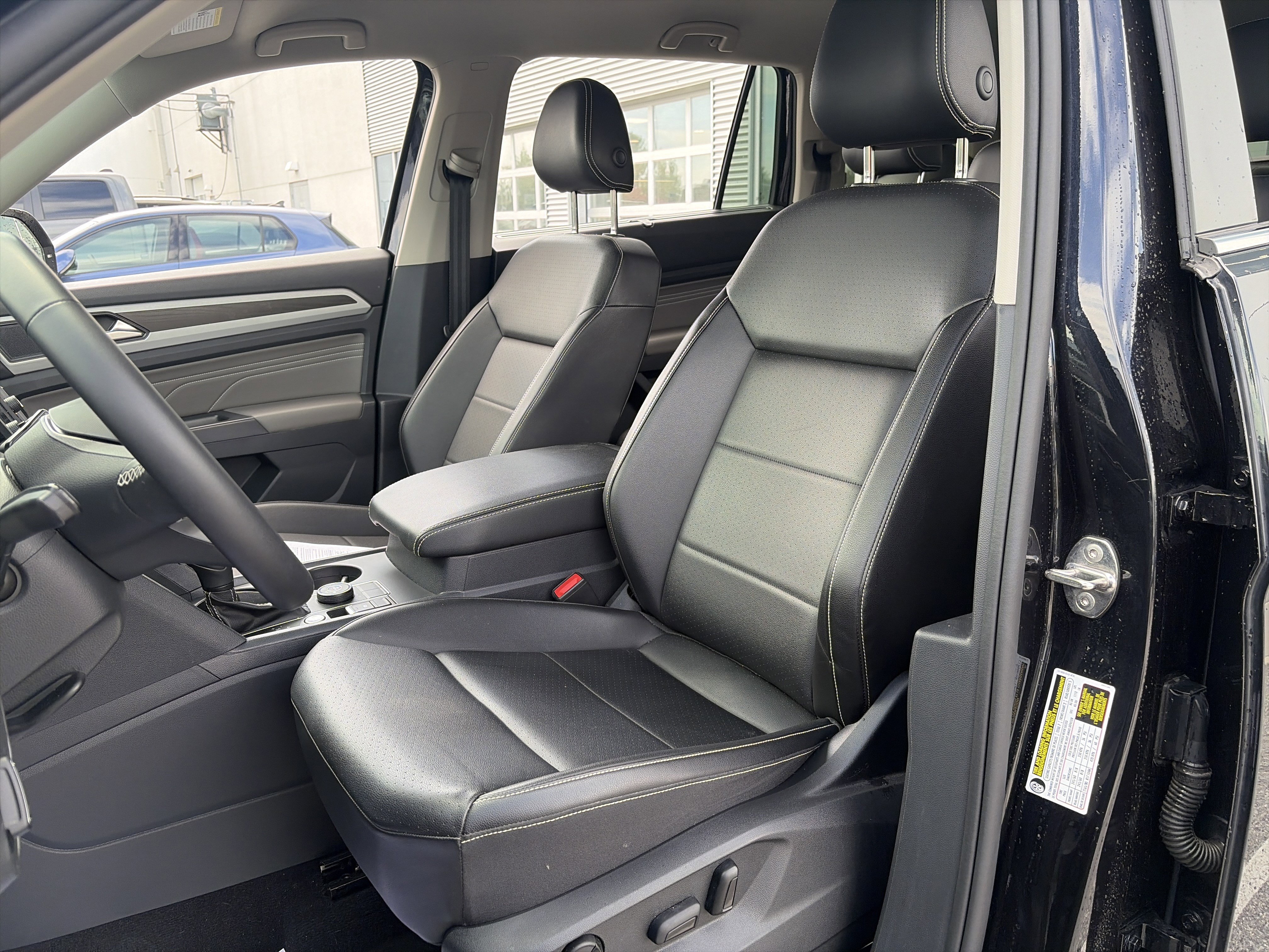 Used 2023 Volkswagen Atlas SE image 28