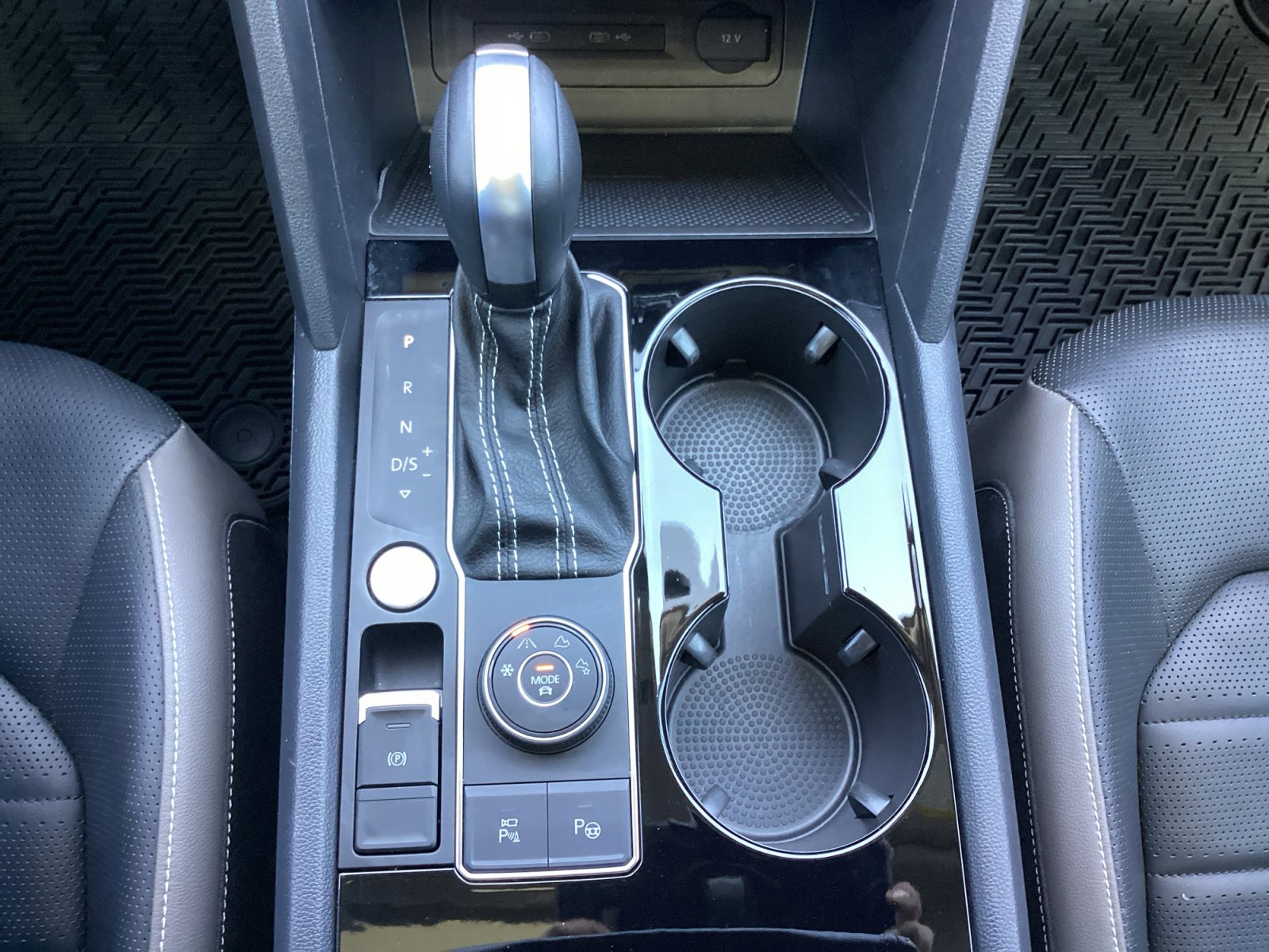 Used 2023 Volkswagen Atlas SEL Premium image 27