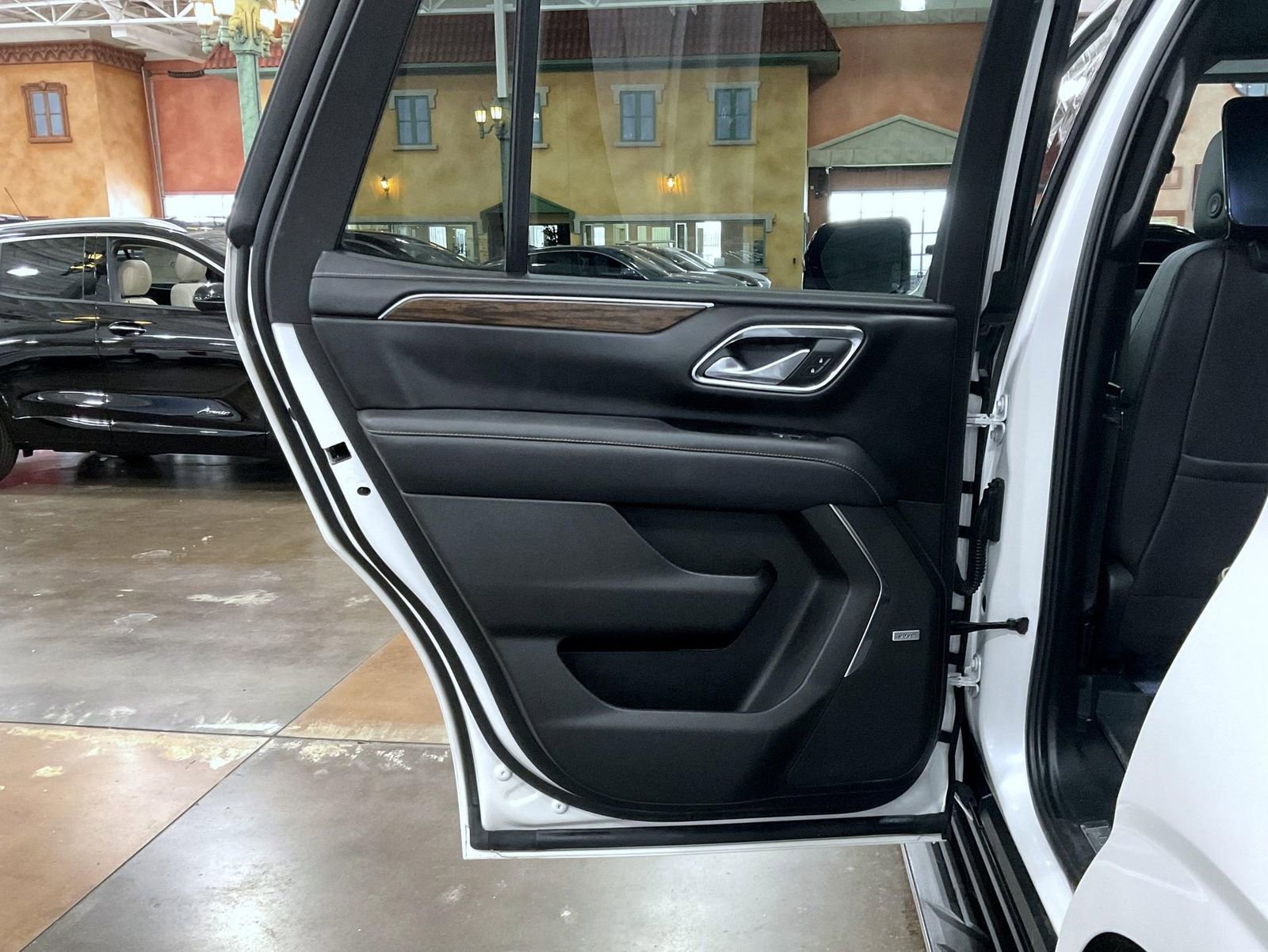 Certified 2023 Chevrolet Tahoe Premier w/ Advanced Technology Package image 22