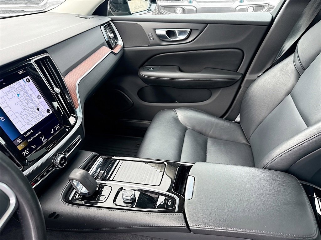 Used 2022 Volvo S60 T8 Inscription image 26