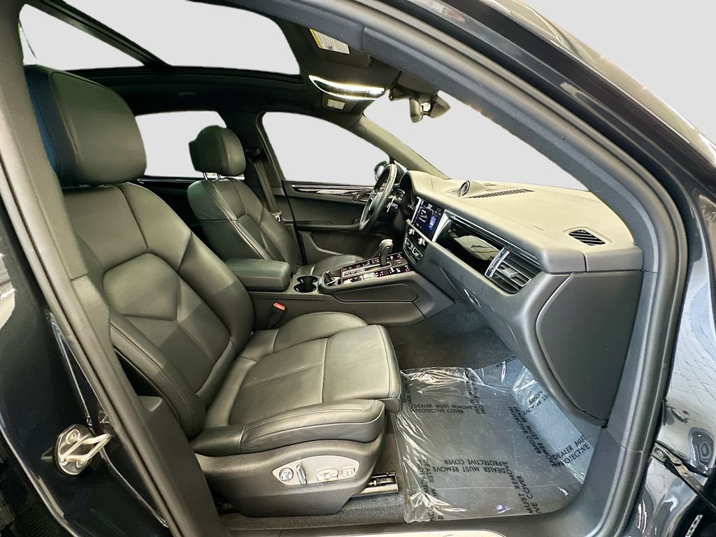 Certified 2022 Porsche Macan S AWD/4WD image 30