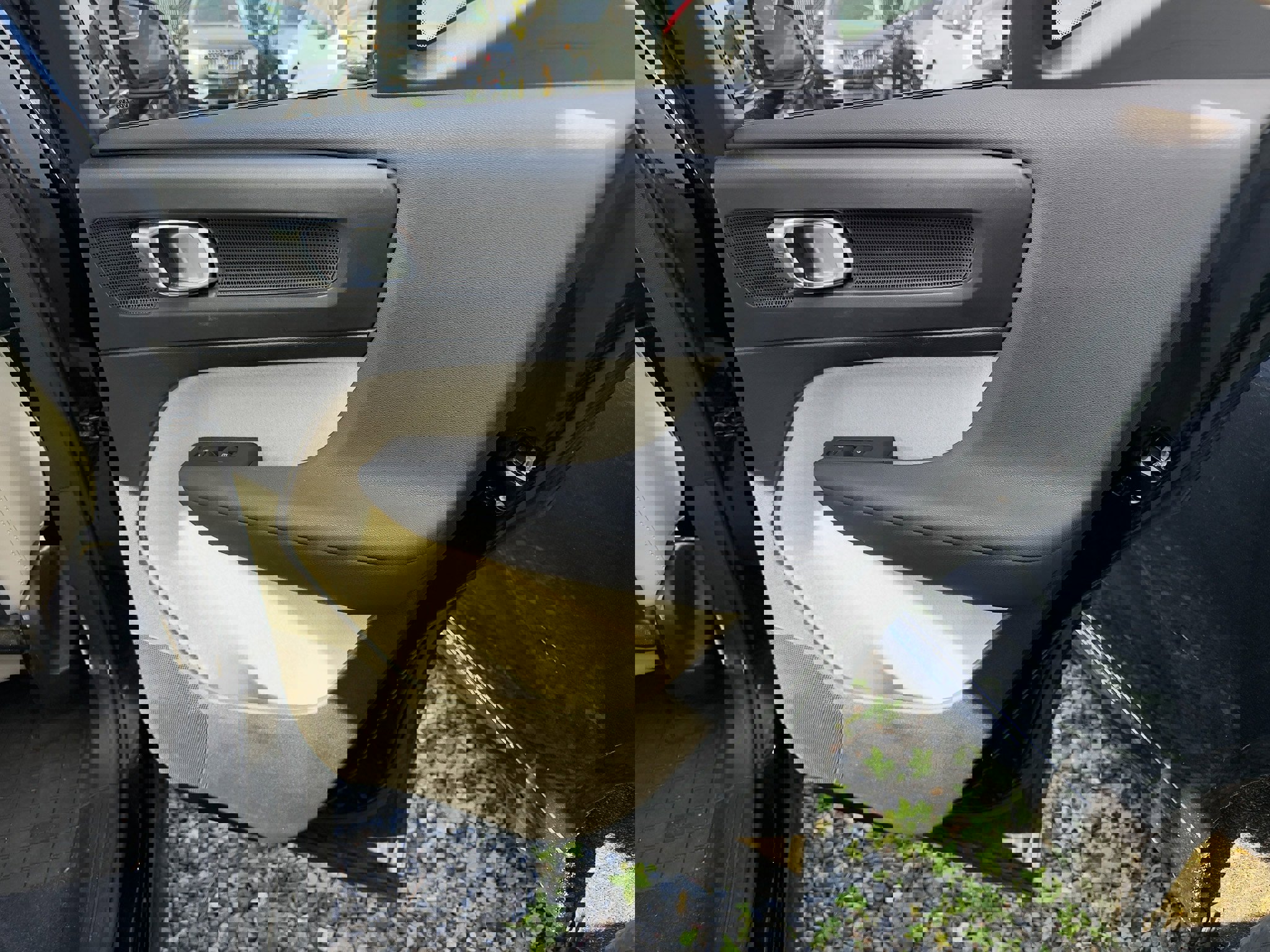 Certified 2023 Volvo XC40 B5 Plus w/ Climate Package image 23