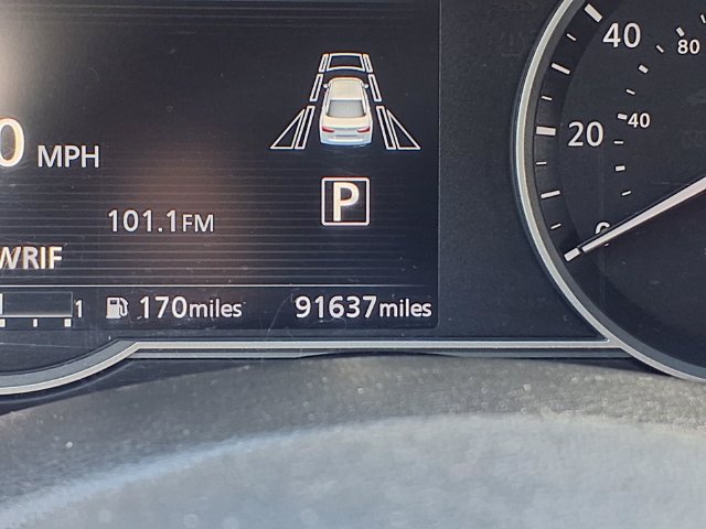 Used 2021 Nissan Versa SV FWD image 16