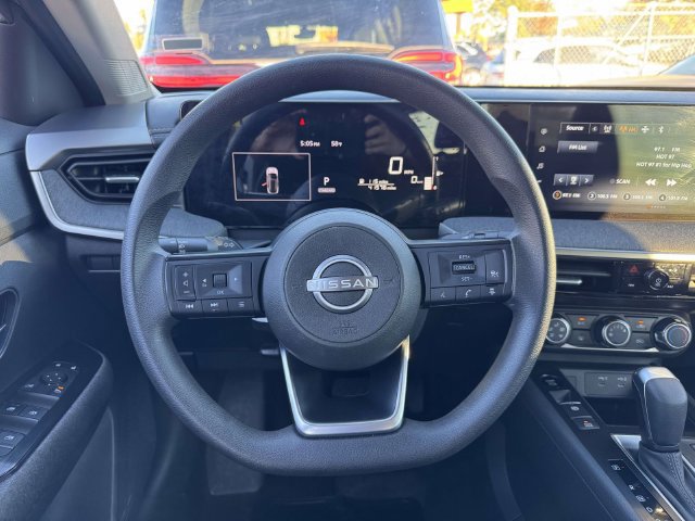 Used 2025 Nissan Kicks SV FWD image 19