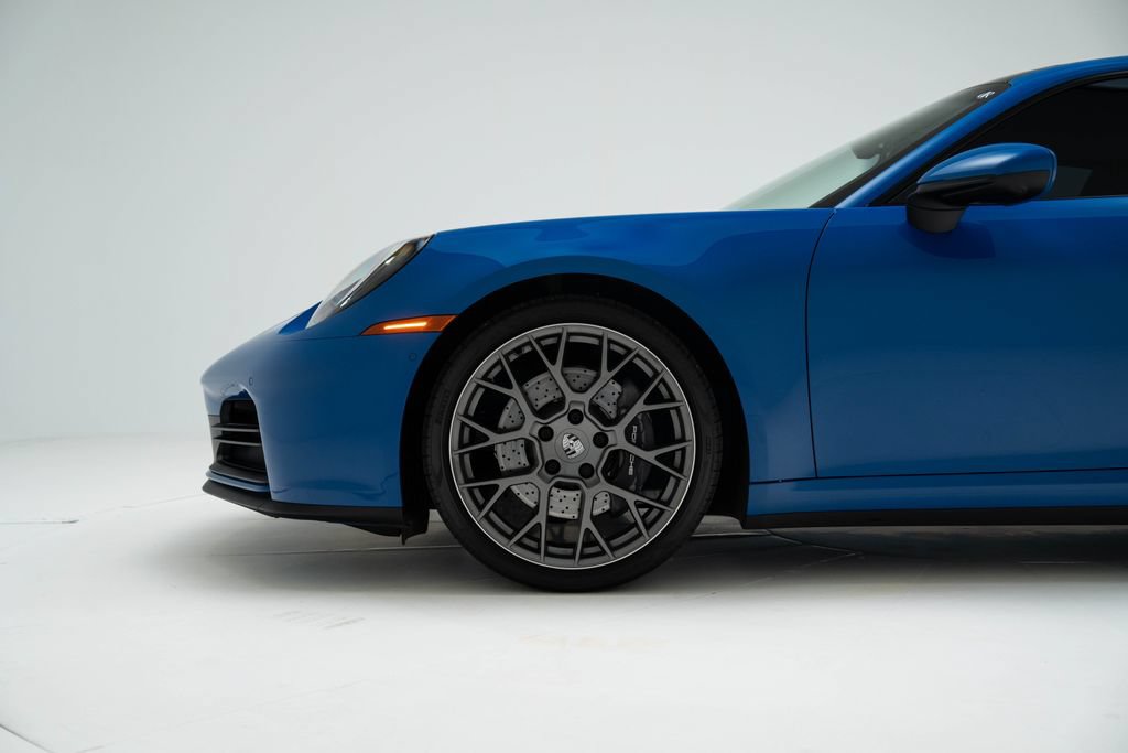 Used 2025 Porsche 911 Carrera RWD image 12