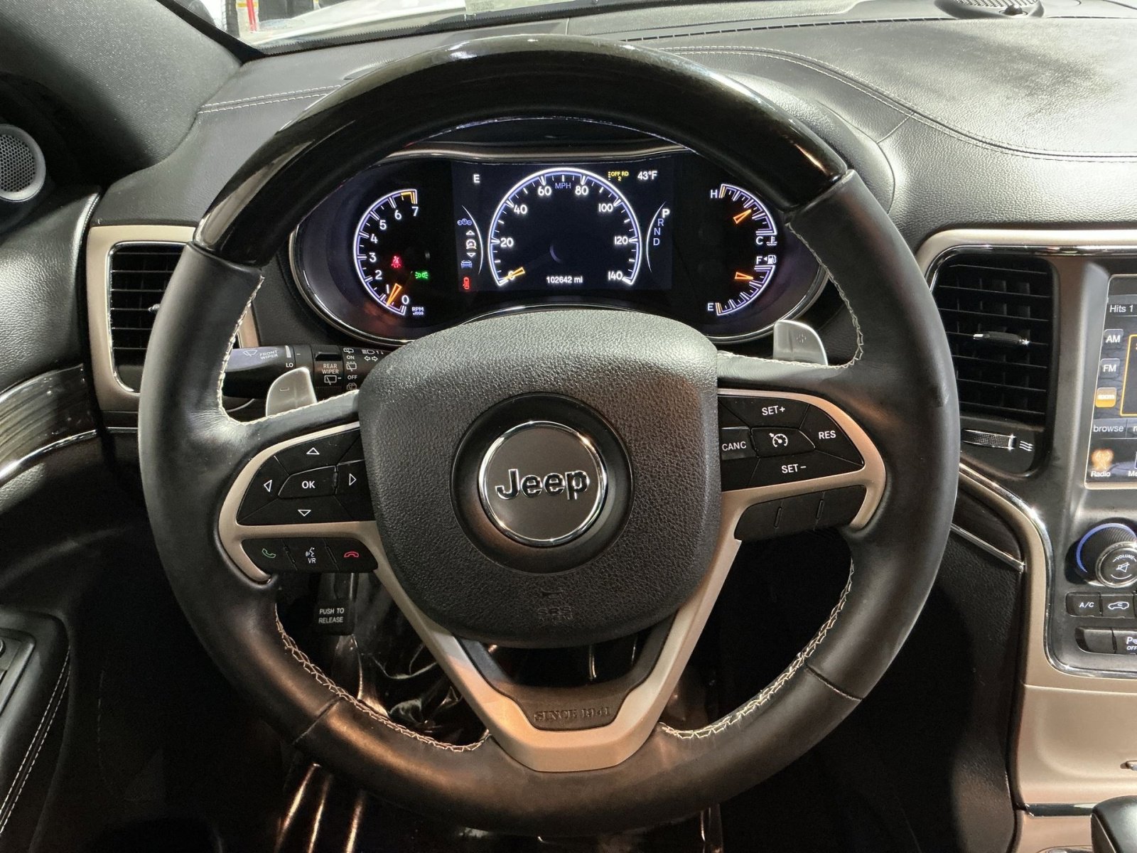 Used 2017 Jeep Grand Cherokee Overland image 24