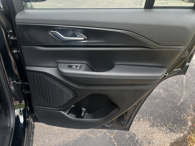 New 2025 Jeep Grand Cherokee Laredo X w/ Luxury Tech Group I image 17