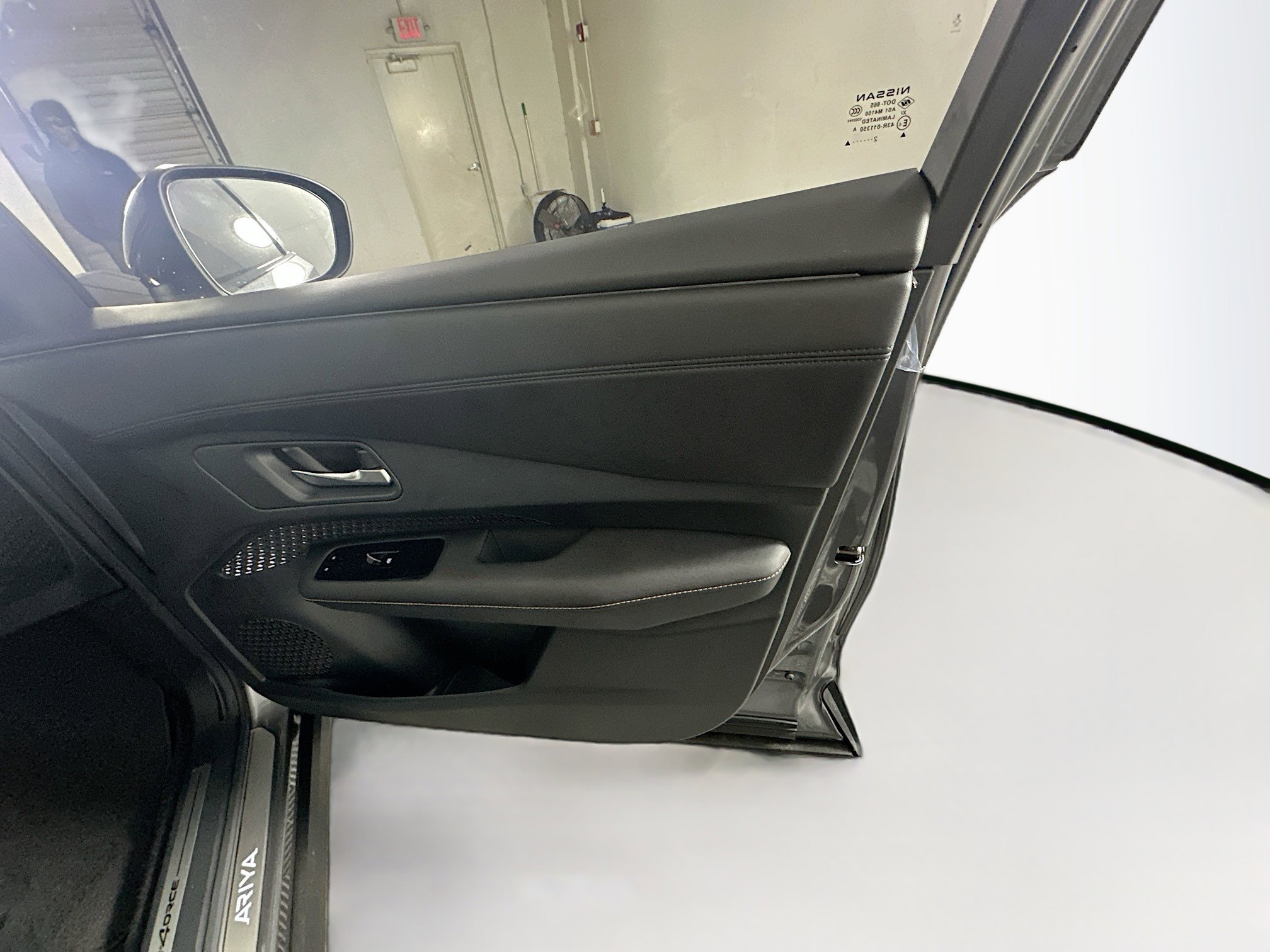 Used 2023 Nissan Ariya AWD image 31