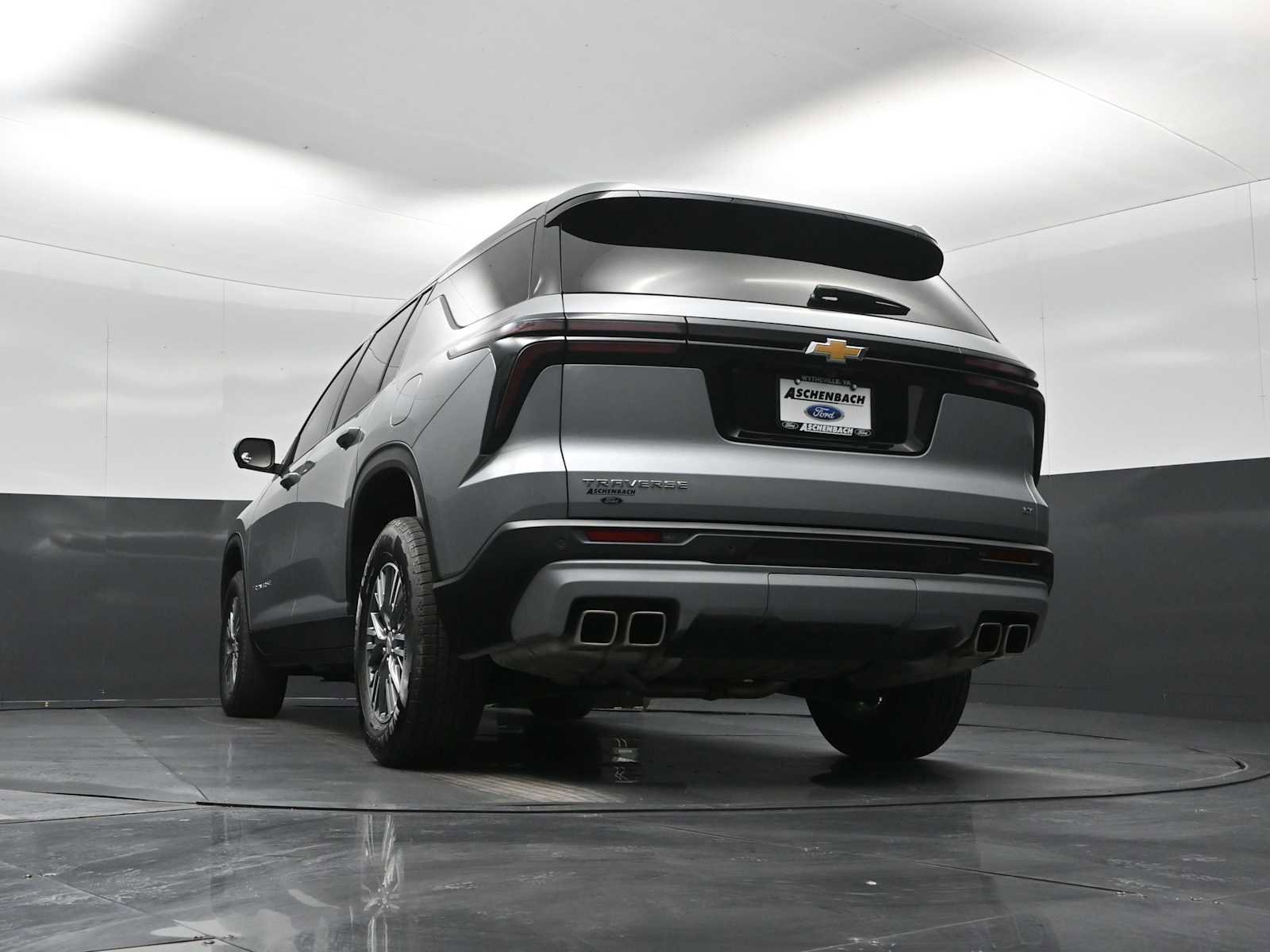 Used 2024 Chevrolet Traverse LT image 30