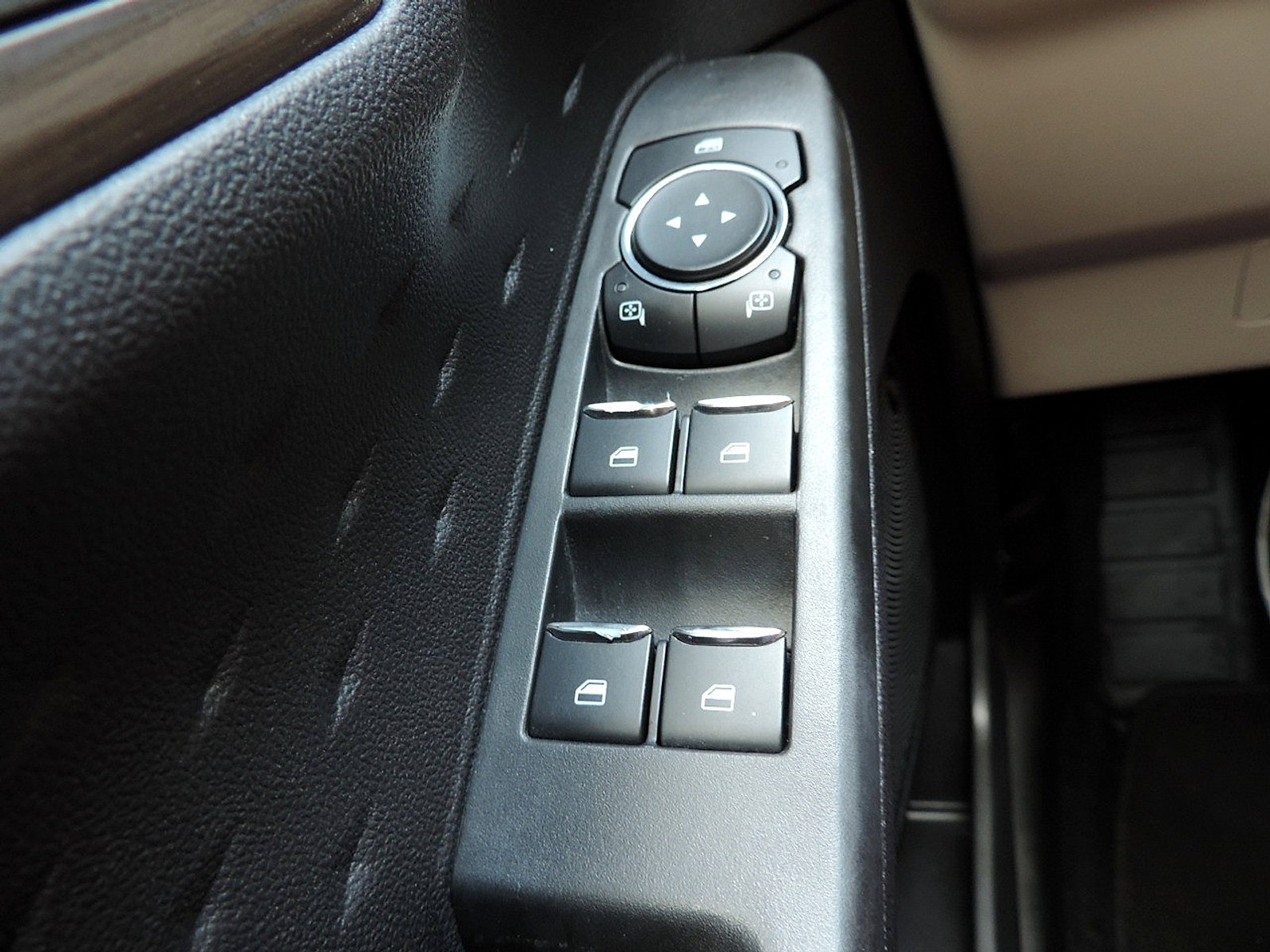 Used 2020 Ford Escape Titanium w/ Titanium Premium Package 2.0 image 23