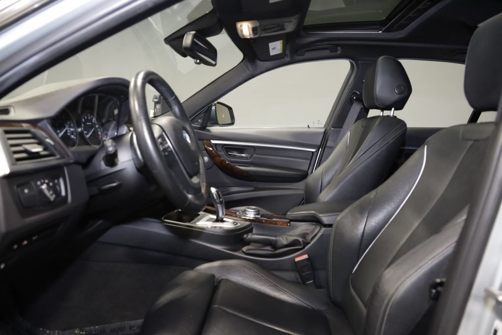 Used 2017 BMW 330e w/ Technology Package RWD image 14