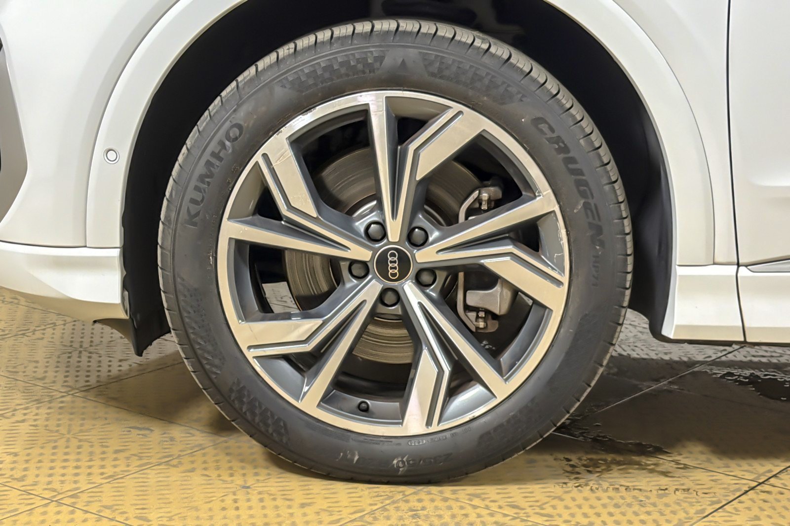 Certified 2023 Audi Q4 e-tron Premium Plus AWD/4WD image 26