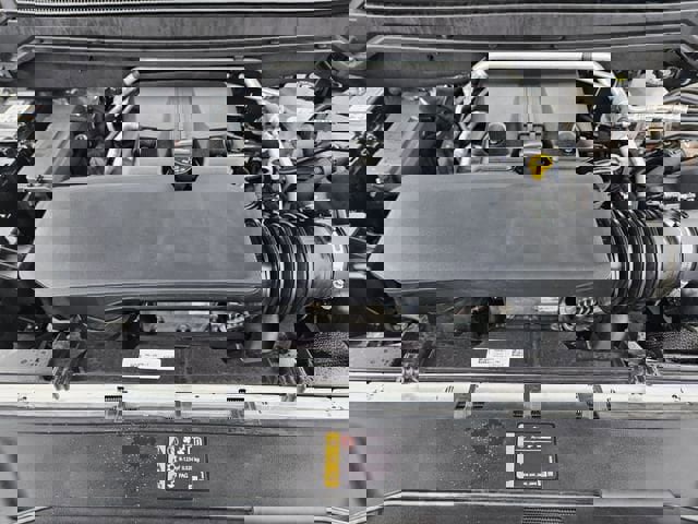 Used 2025 GMC Canyon Denali image 32