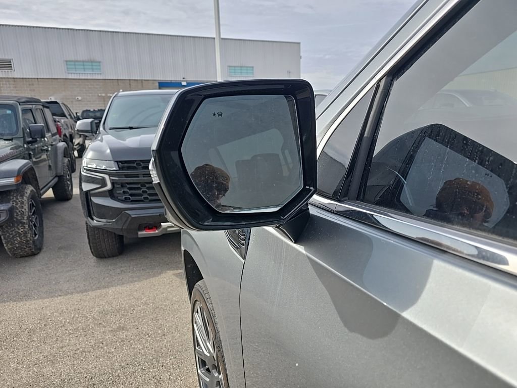 Used 2025 GMC Yukon XL Denali Ultimate image 8