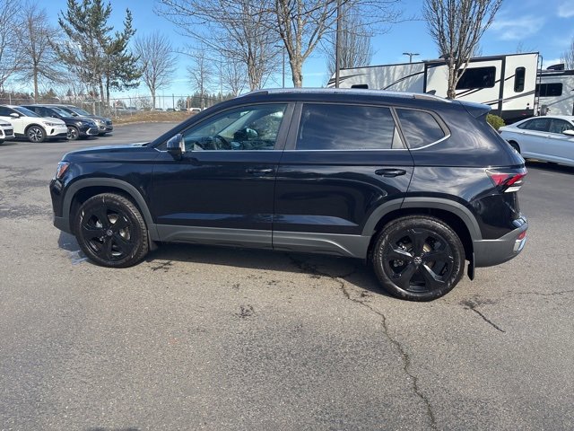 New 2025 Volkswagen Taos SEL image 11