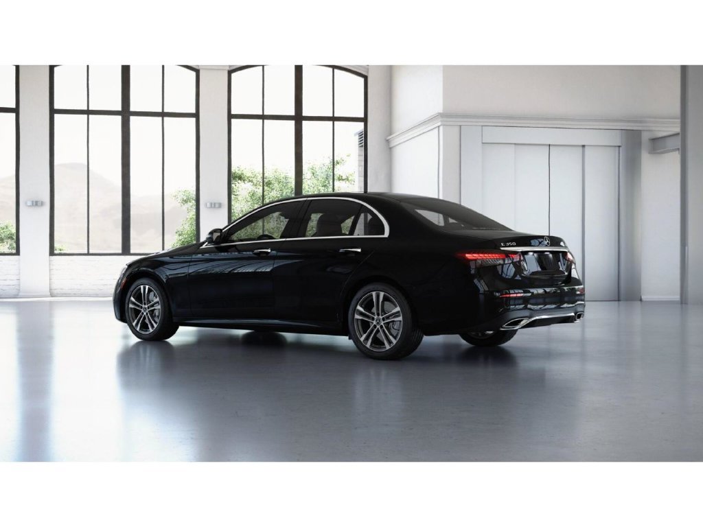 Used 2023 Mercedes-Benz E 350 4MATIC Sedan image 31