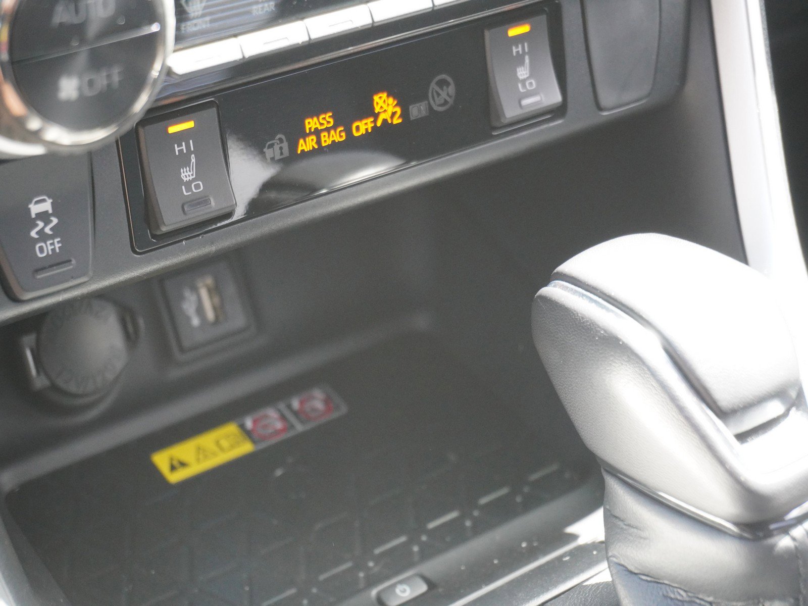 Used 2023 Toyota RAV4 XSE AWD/4WD image 25