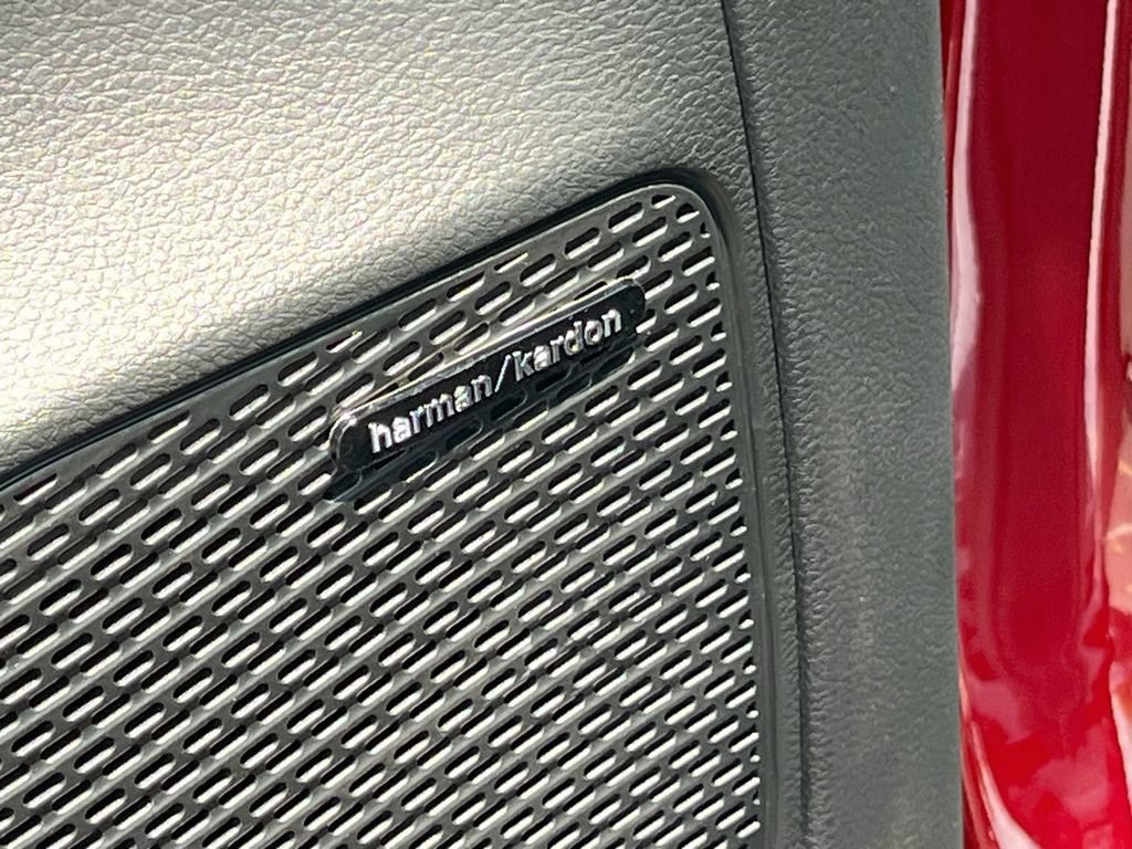 New 2027 Chrysler Pacifica Pinnacle w/ Theater Group FWD image 19