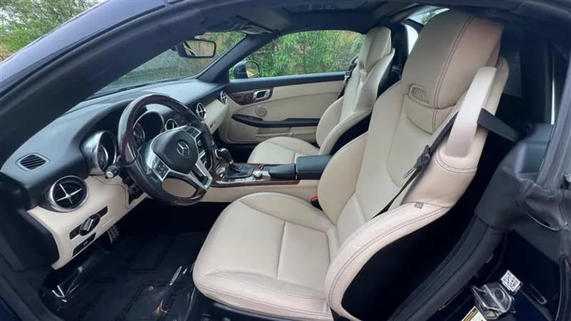 Used 2014 Mercedes-Benz SLK 250 image 26