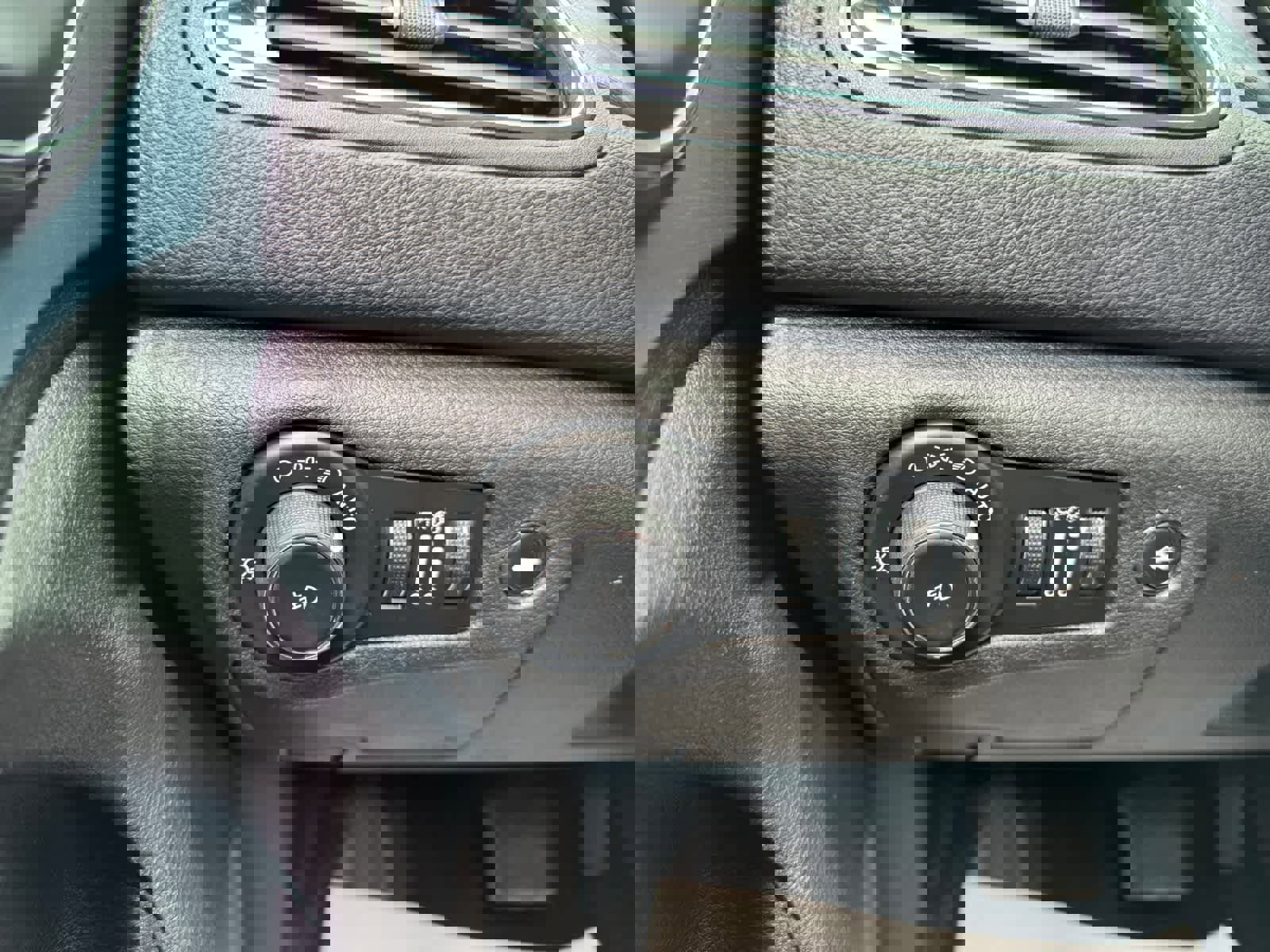 Used 2015 Chrysler 200 S w/ Navigation & Sound Group I AWD/4WD image 18