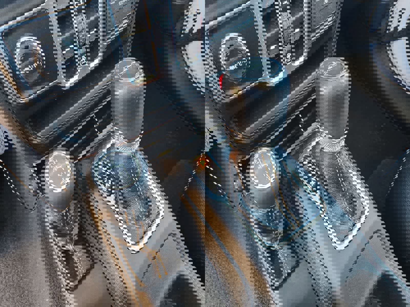 Used 2023 Jeep Gladiator Overland image 28