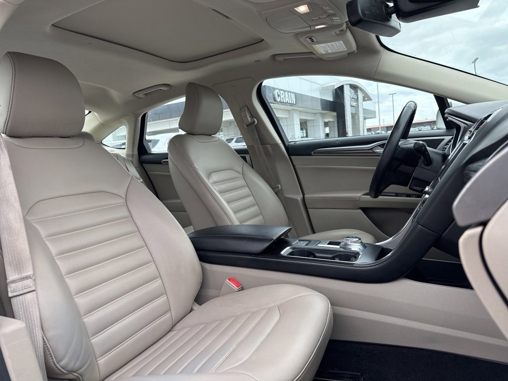 Used 2019 Ford Fusion SEL image 27