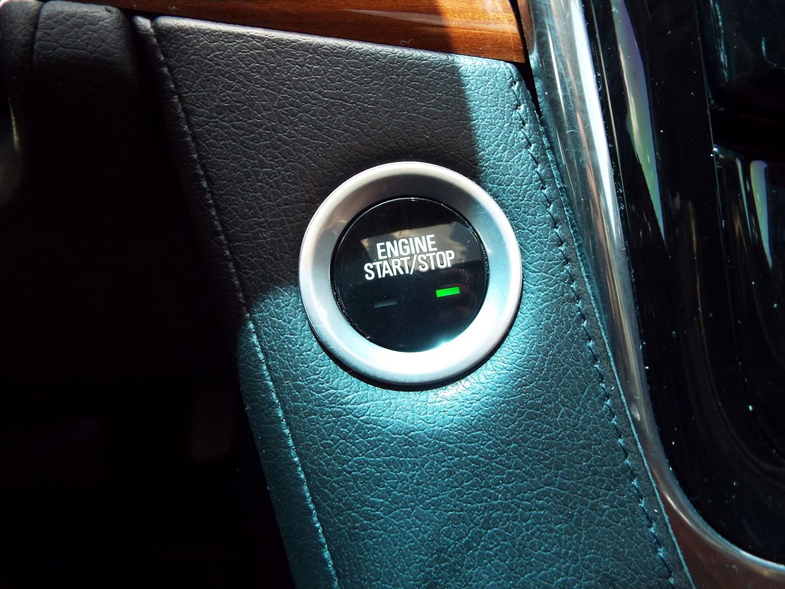 Used 2017 Cadillac Escalade Premium Luxury w/ LPO, Radiant Package RWD image 15