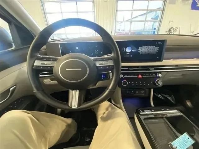 Used 2025 Hyundai Tucson SEL AWD/4WD image 27