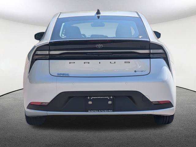 New 2027 Toyota Prius Plug-In Hybrid FWD image 16