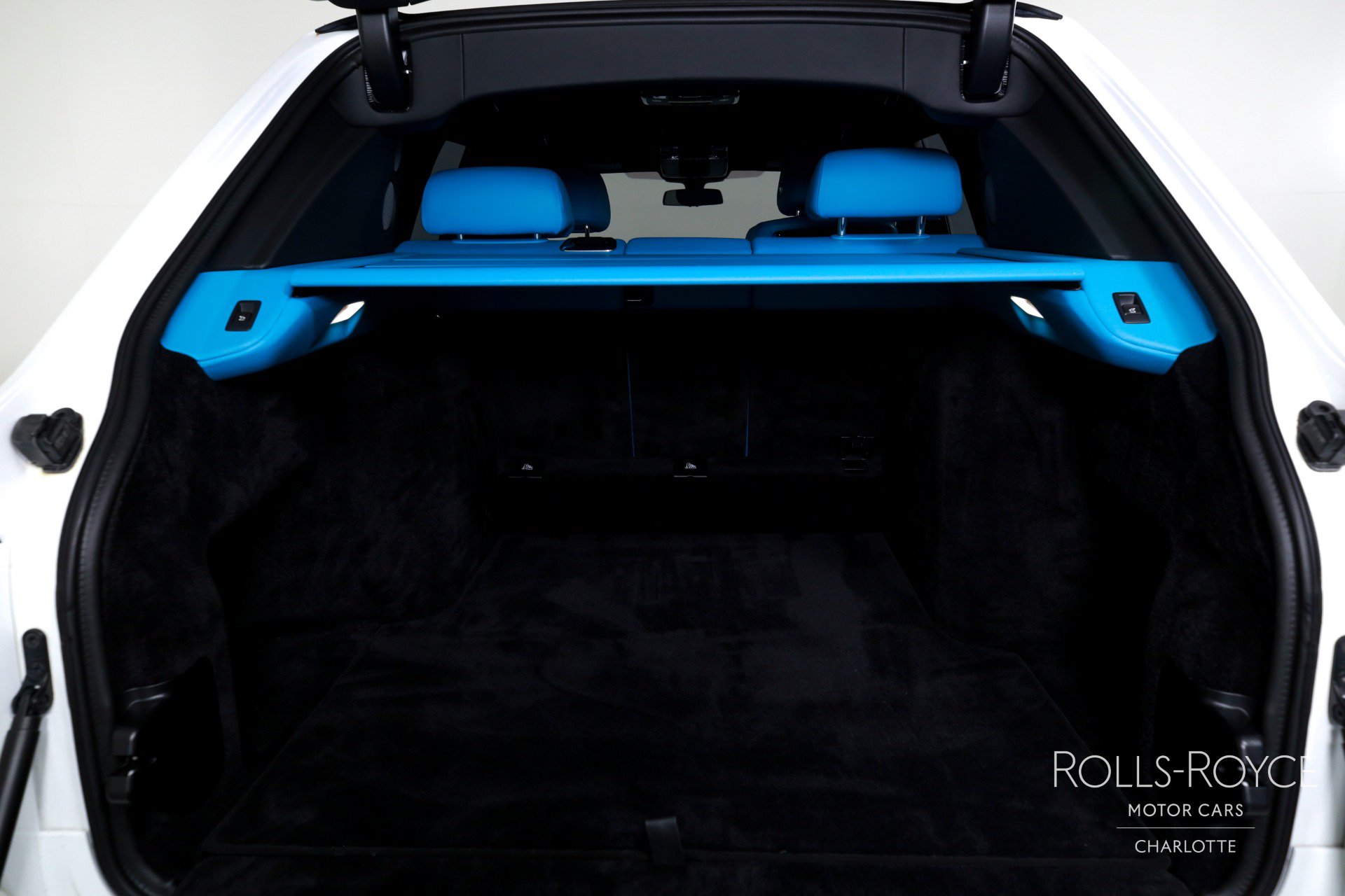 Certified 2024 Rolls-Royce Cullinan AWD/4WD image 24