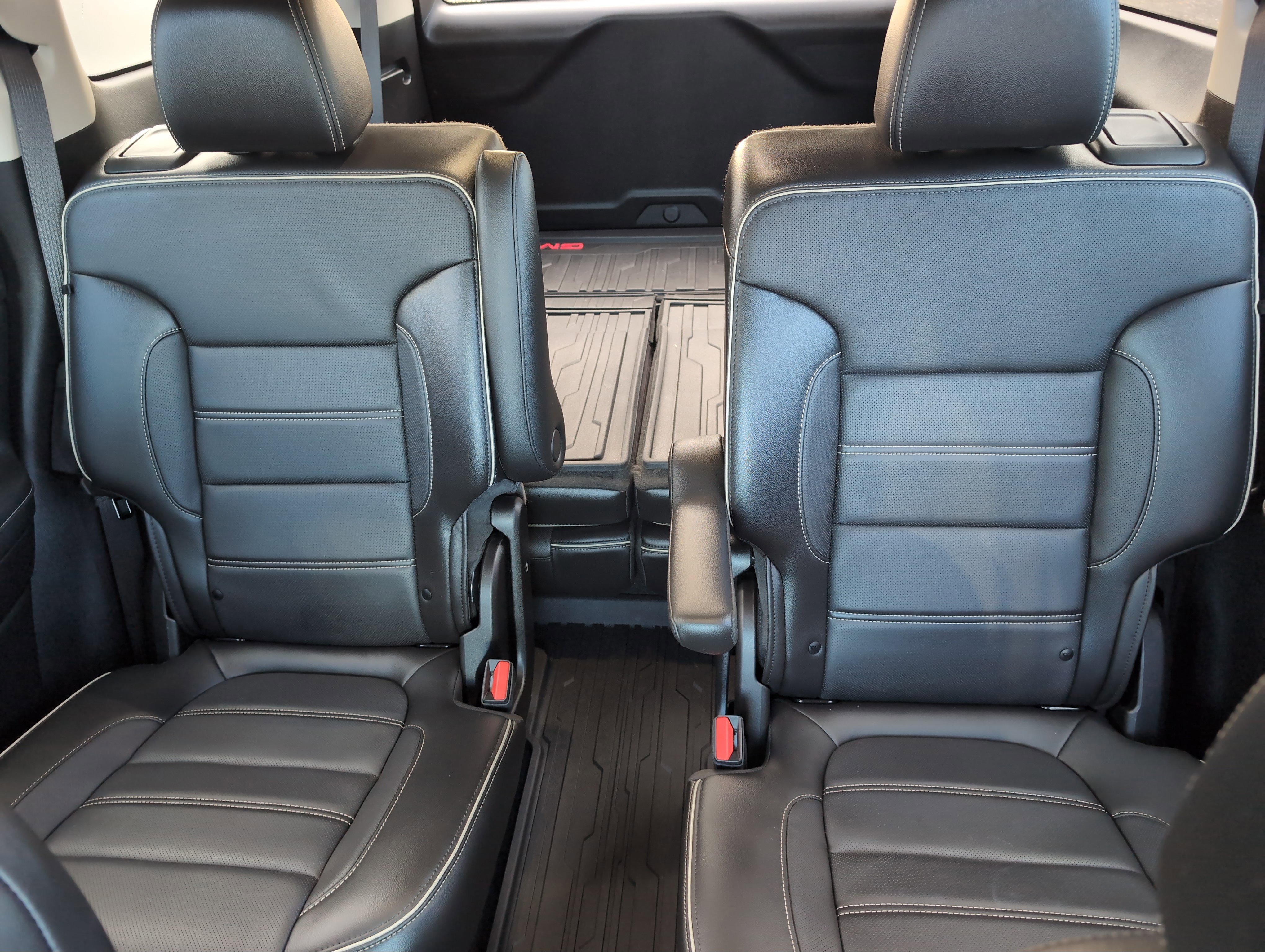 Used 2020 GMC Acadia Denali w/ LPO, Floor Liner Package image 25