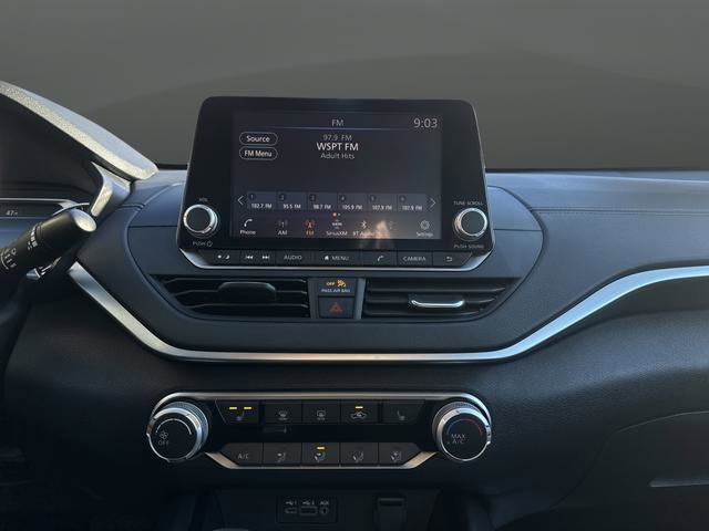 Used 2022 Nissan Altima 2.5 SV w/ SV Premium Package image 9