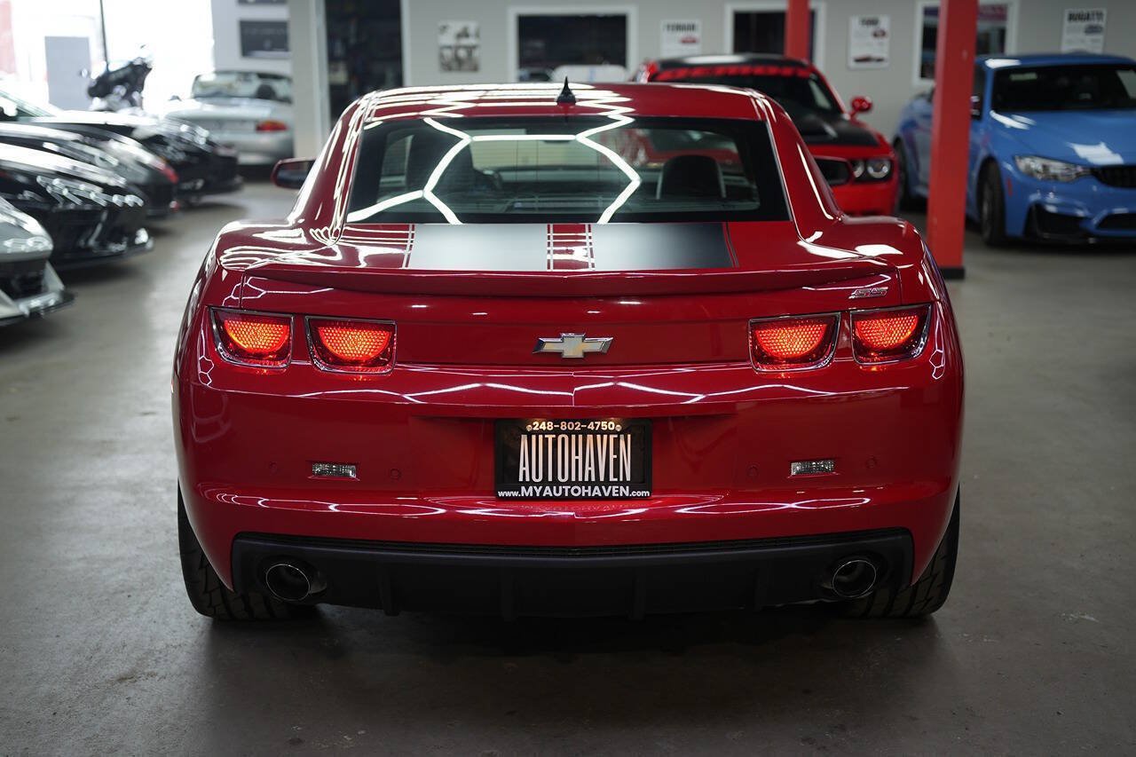 Used 2010 Chevrolet Camaro SS w/ RS Package RWD image 5