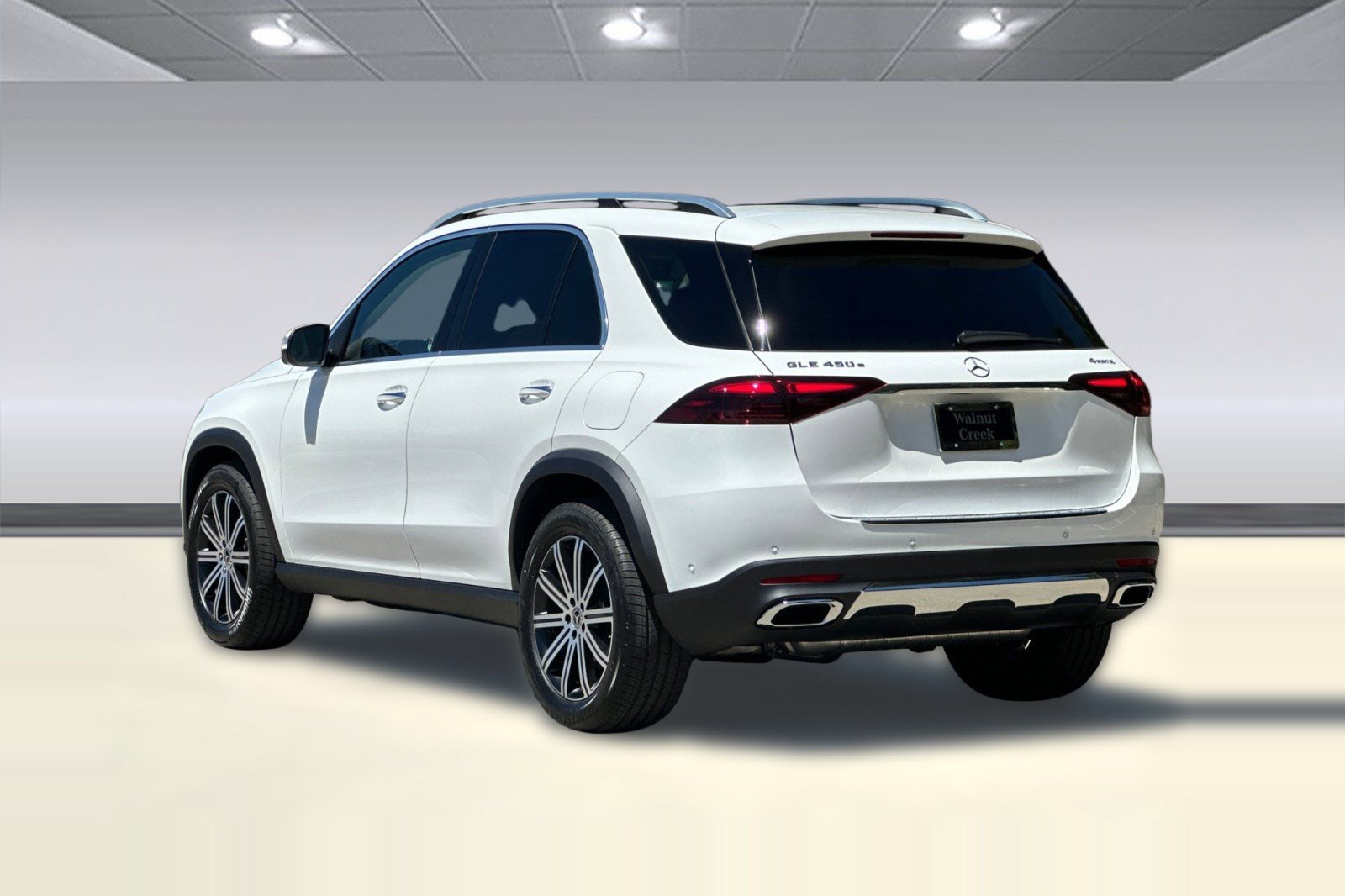 New 2026 Mercedes-Benz GLE 450e 4MATIC image 3