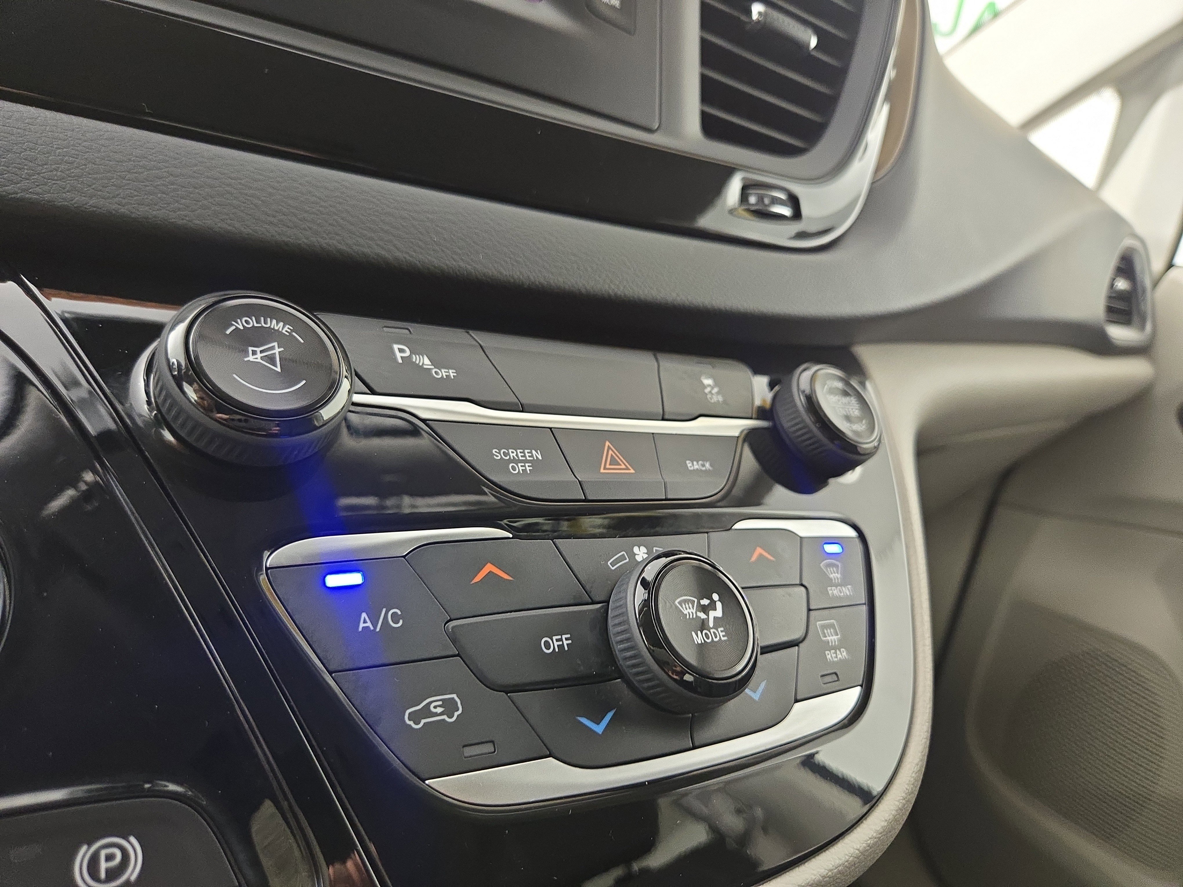 Used 2017 Chrysler Pacifica LX w/ Tire & Wheel Group image 27