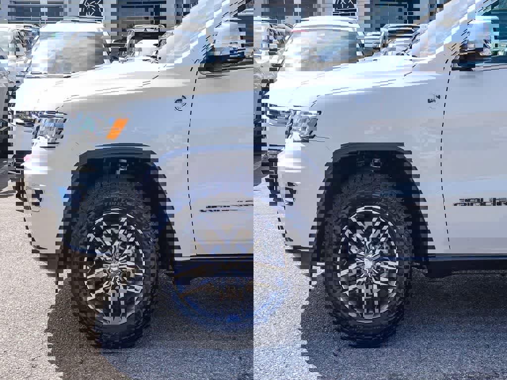 Certified 2017 Jeep Grand Cherokee Limited image 9