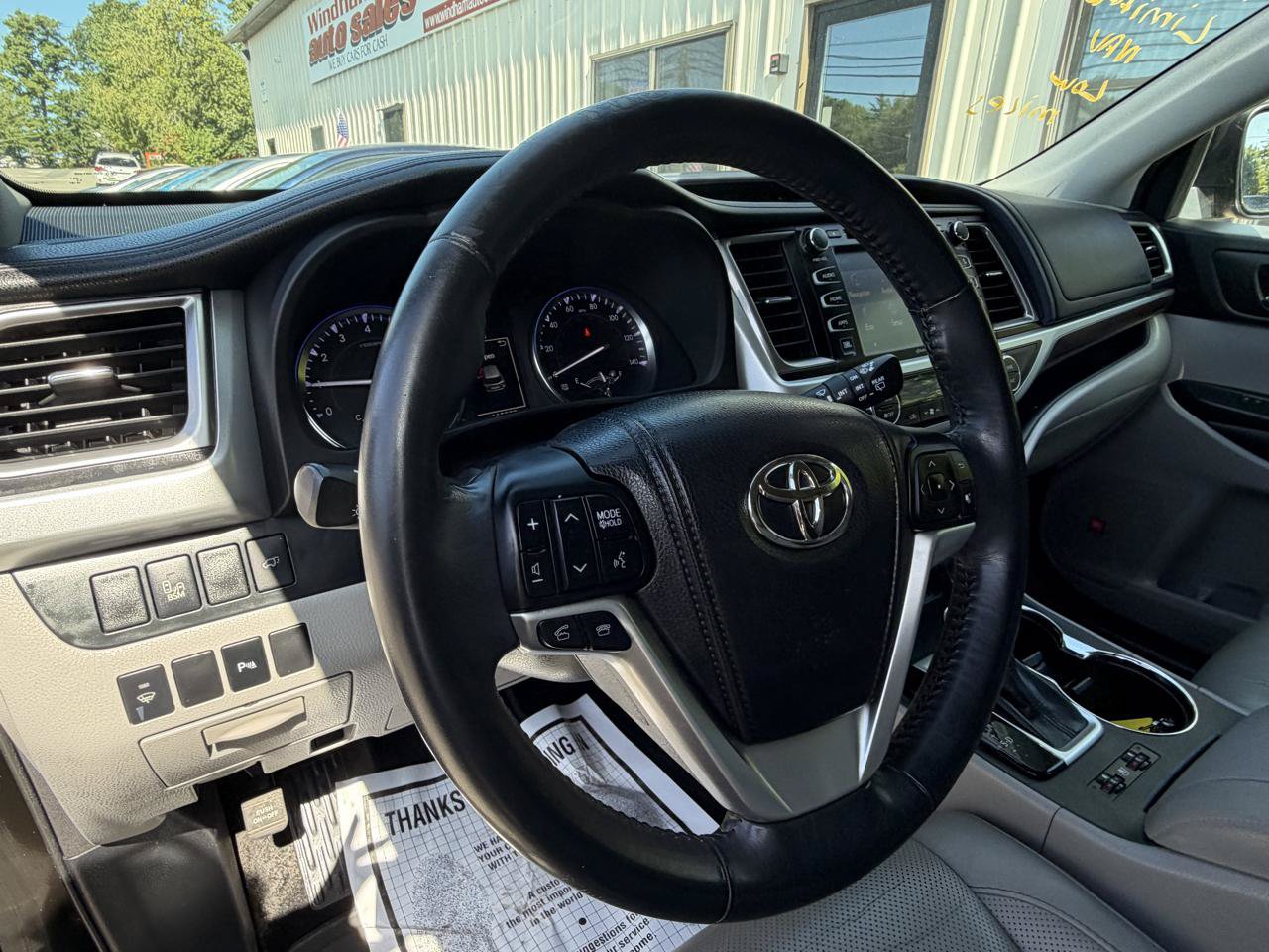 Used 2014 Toyota Highlander Limited AWD/4WD image 14