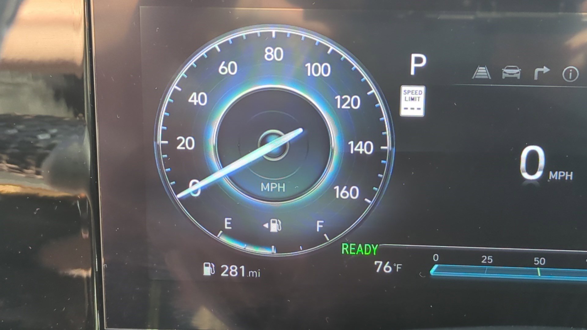 Used 2025 Hyundai Elantra Limited image 21