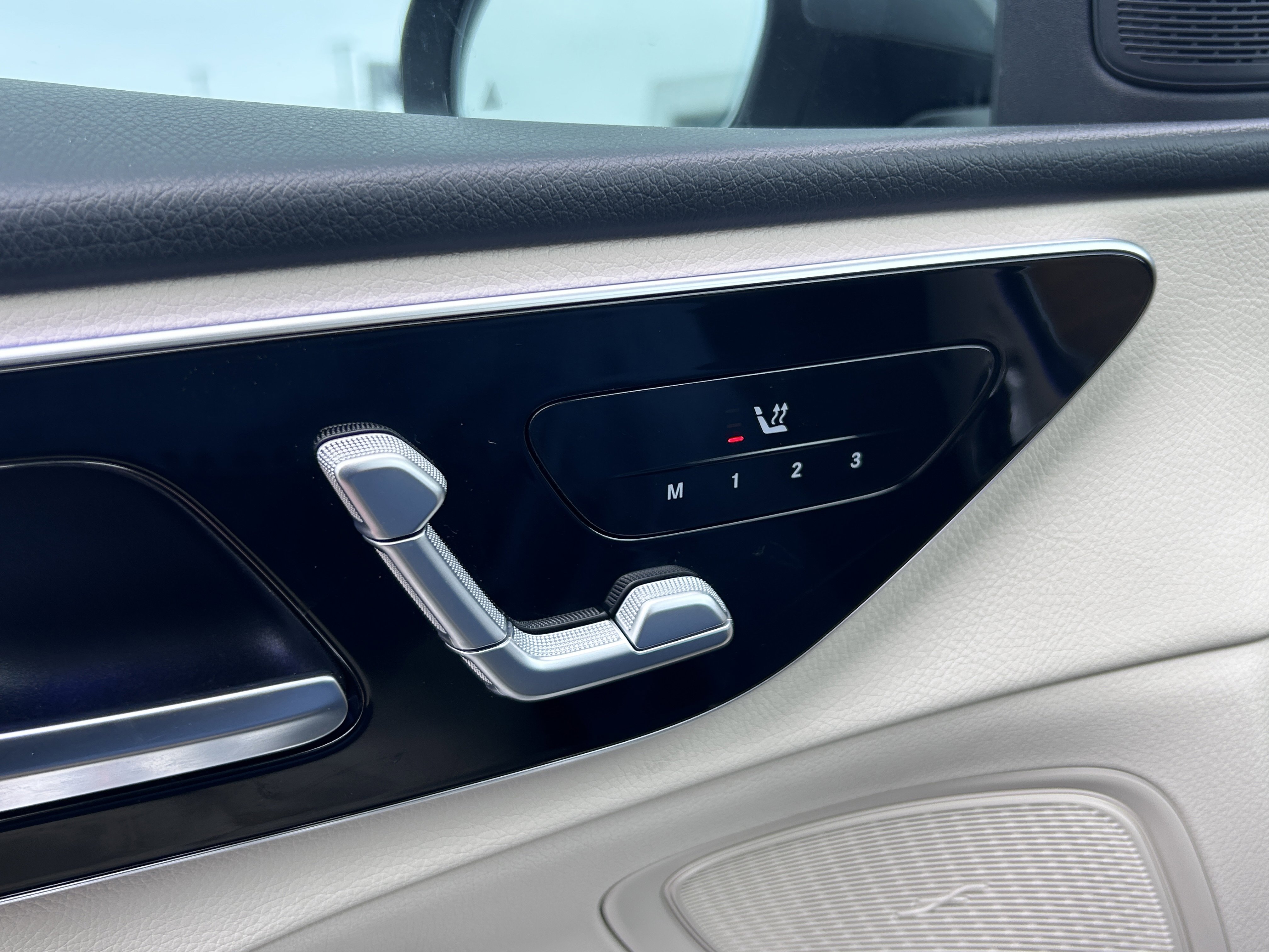 Used 2023 Mercedes-Benz C 300 4MATIC Sedan image 17