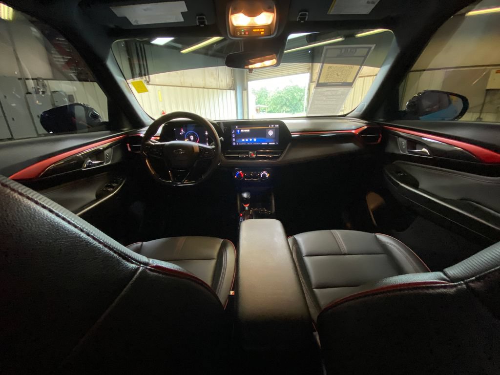 Used 2025 Chevrolet TrailBlazer RS w/ Driver Confidence Package FWD image 19
