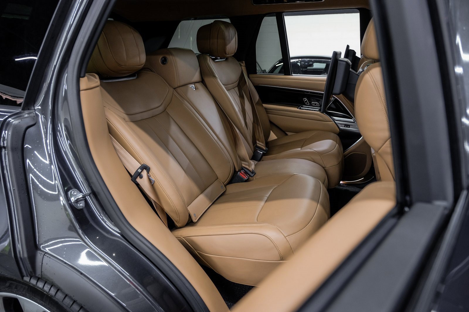 Used 2023 Land Rover Range Rover Autobiography image 42