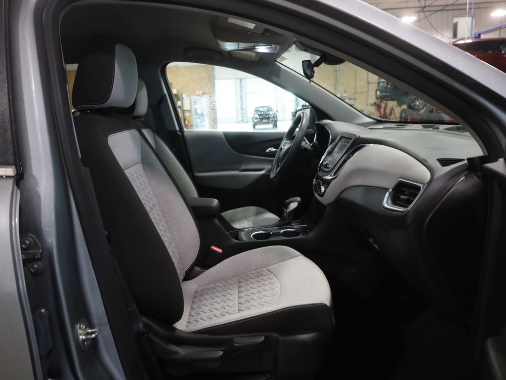 Used 2023 Chevrolet Equinox LT w/ Driver Convenience Package image 12
